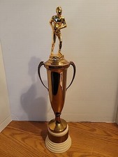 Vintage 1955 Iroquois Co  Basketball Player Dodge Trophy Chicago & La