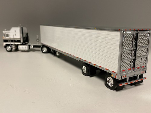 DCP 1/64 60-1558 BLACK & WHITE KENWORTH K100 AERODYNE LONG FRAME W/TK REEFER NIB - Picture 8 of 10