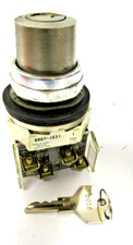 ✌️ALLEN-BRADLEY SELECTOR SWITCH 800T-J631 SPRING RETURN LEFT, RIGHT, TO CENTER