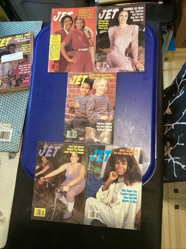 Lot Of 5 JET Magazine Publication Various Years  & Artists From 1982 Thru 1986