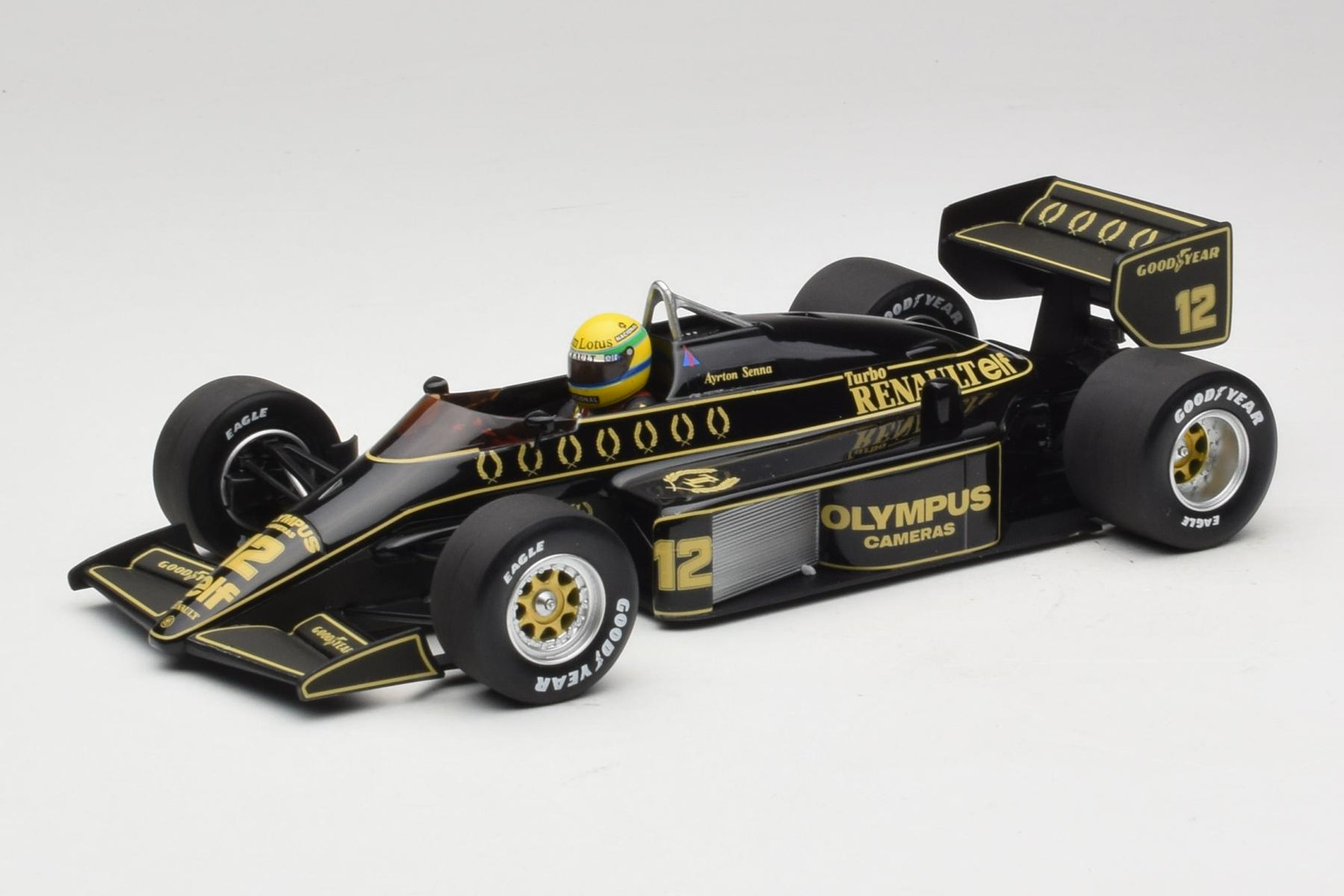 540851812 Lotus 97T Renault n12 A. Senna Team Lotus 1985 Minichamps 1/18
