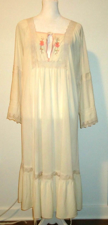 Vtg 60s Gilead Women's Nylon Blush Pink Nightgown Embroidery Size-L - Image 4 of 4