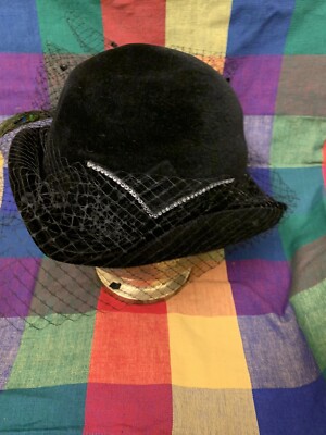 BLACK VINTAGE HAT Ruth Kropveld Chapeau Creations Handmade Church Derby Silk EUC Ruth Kropveld Chapeau Creations Black Velvet Hat With  main image 2