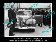 OLD POSTCARD SIZE PHOTO OF P.M BEN CHIFLEY WITH THE 1st FX HOLDEN c1948