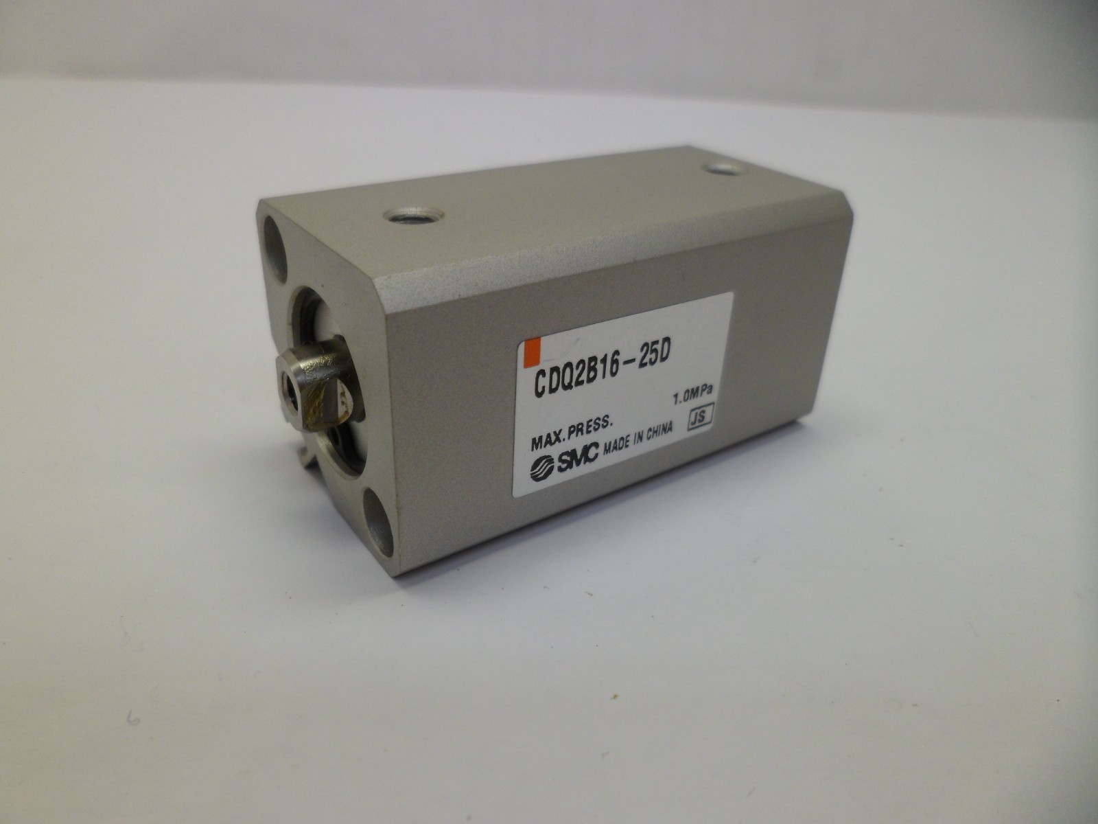 SMC CDQ2B16-250 COMPACT PNEUMATIC CYLINDER 18mm. BORE x 1" STROKE 145 psi. NOS