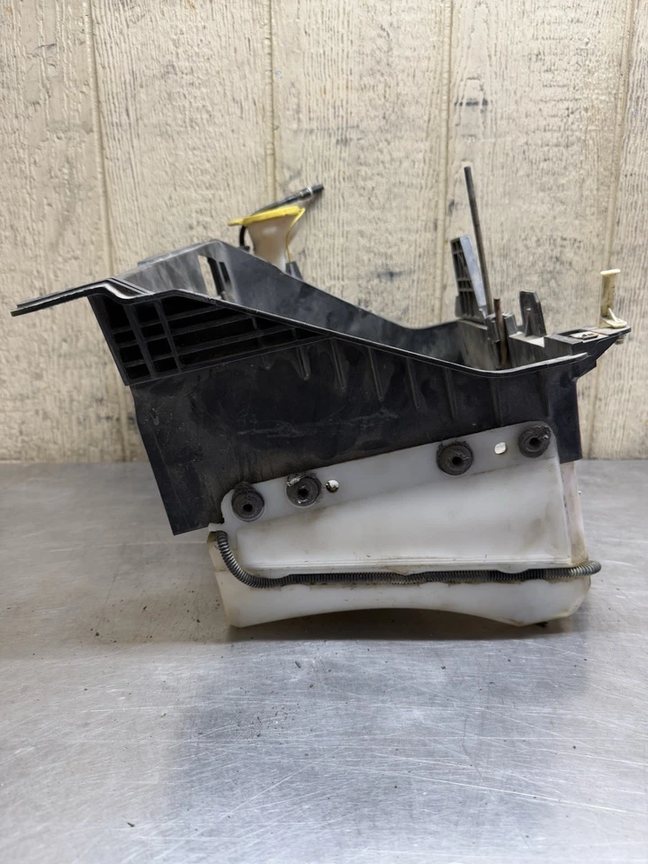 11-16 Ford F250 F350 6.7 Bandeja de batería parabrisas lavadora tanque de líquido depósito OEM Foto 2 de 4