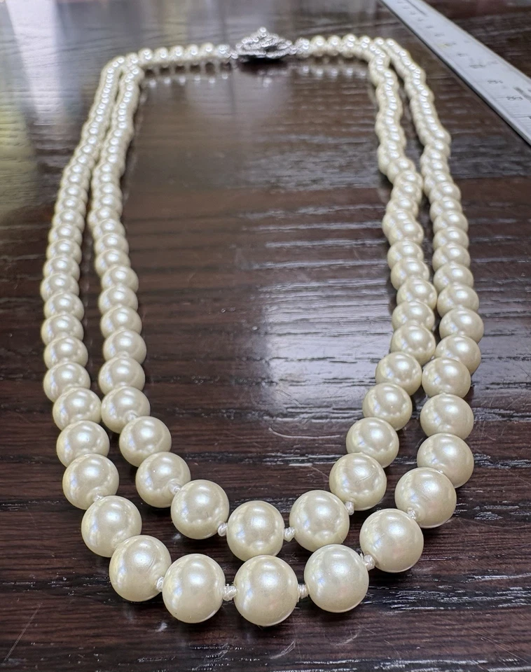 VTG RARE Beautiful GPK 30 IN L Double Strand FAUX PEARL CRYSTAL Flower NECKLACE