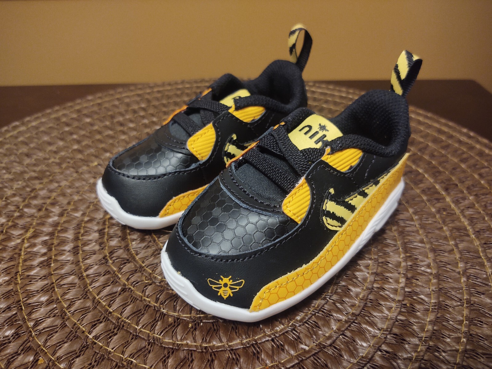 PONY Nike Max 90 Crib SE (CB) nero Opti giallo bambino taglia 4C CZ4504 001 nuovo con scatola