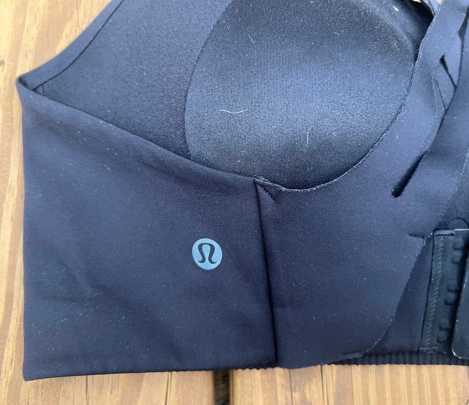 Sujetador Lululemon Negro Soporte Aéreo con Soporte Alto (Mujer 38D) - Precio de venta sugerido por el fabricante 98 USD Foto 3 de 4
