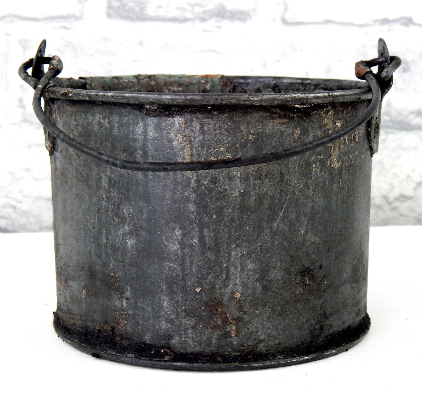 Vintage Painters Kettle Scuttle Tin Paint Pot Old Decorators Tool