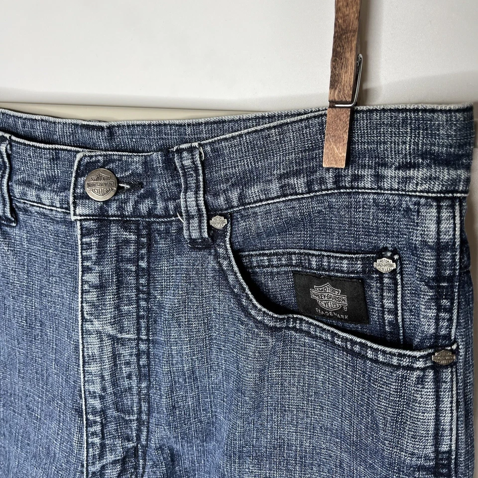 Pantalones cortos de mezclilla Harley Davidson tiro alto lavado oscuro dobladillo crudo para mujer talla 6 Foto 3 de 4