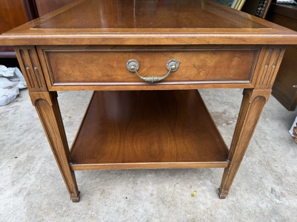 Vintage Henredon Midcentury Cross-Banded Walnut Single Drawer Side End Table - Image 2 of 4