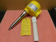 FCI FLUID COMPONENTS INTERNATIONAL Flow Switch -- FLT93S-1A1C204C1B00000