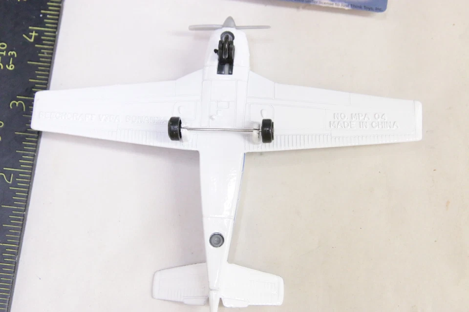 Hot Wings Beechcraft Bonanza #13112 Die Cast Metal Airplane N42997 PLANE ONLY - Image 4 of 4