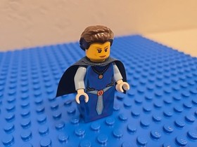 LEGO NEXO KNIGHTS Minifigure QUEEN HALBERT w/ Cape nex018 70325  FREE SHIPPING