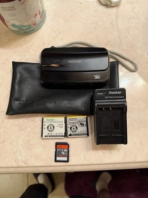 Fujifilm FinePix REAL 3D W3 10.0MP Digital Camera With SD CARD TESTED