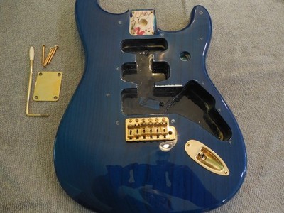 Fender Stratocaster MIM Body w/Hardware. Transparent Blue Excellent