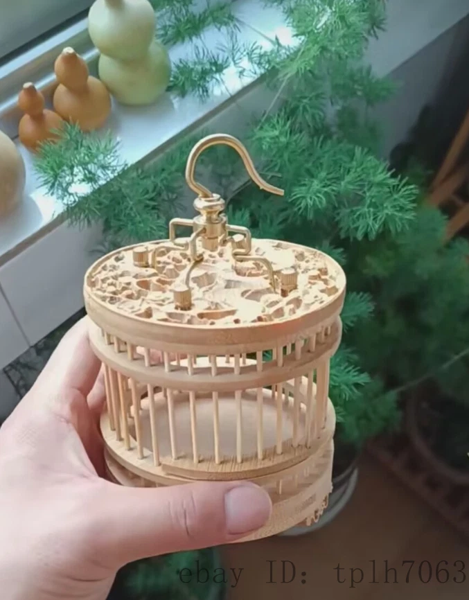 Chinese Cricket Carving Cage Woven Bamboo Ratan Circular Basket