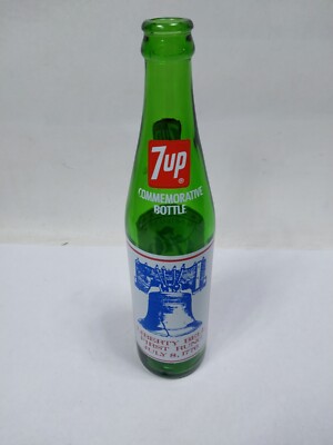Vtg. 7-up Glass Bottle Liberty Bell Bicentennial 1776-1976 Commemorative EMPTY