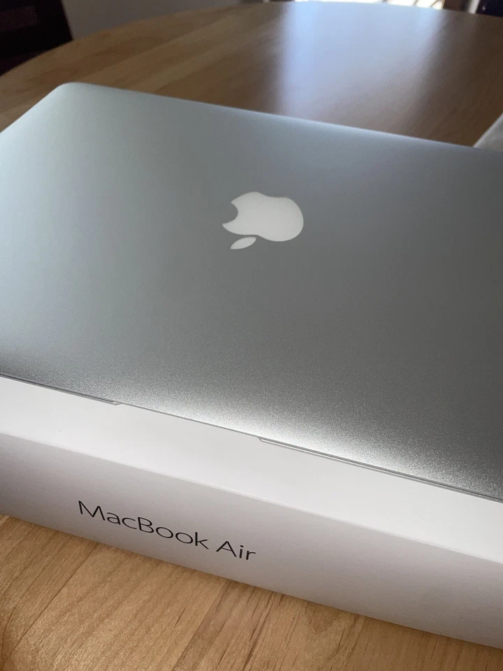 Apple MacBook Air 13" 2017 · i5 · 8GB · 250GB, Foto 2 von 5