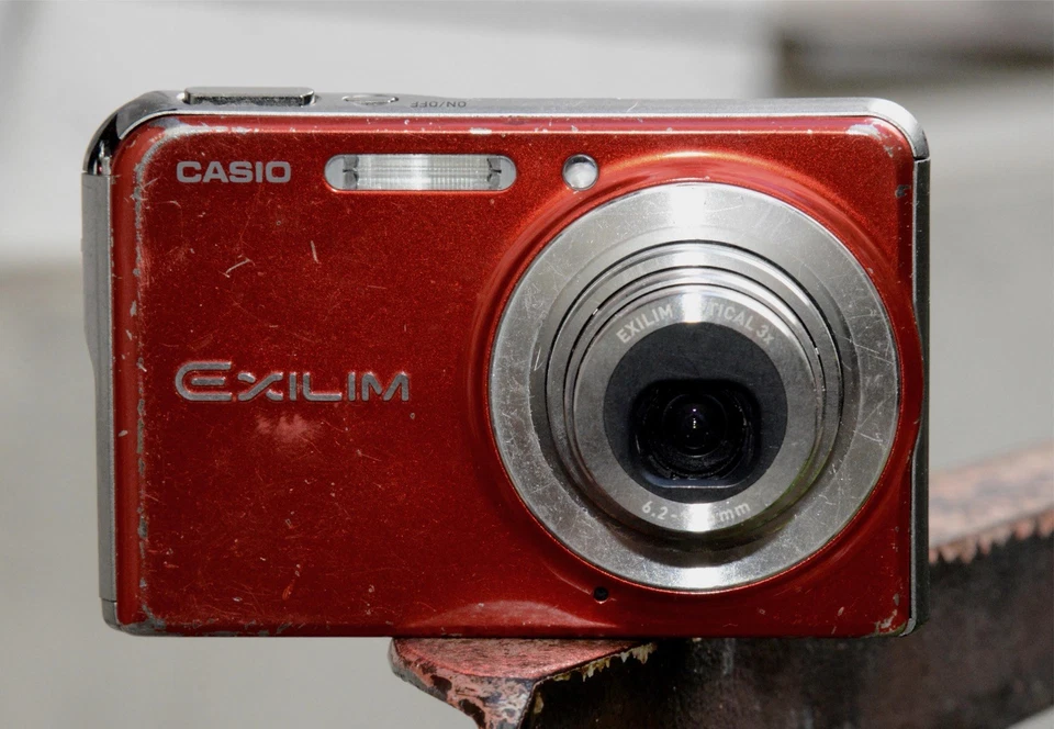 CASIO EXILIM EX-S770 Digitalkamera 7 MP 3x Zoom rot Digicam Bridge 