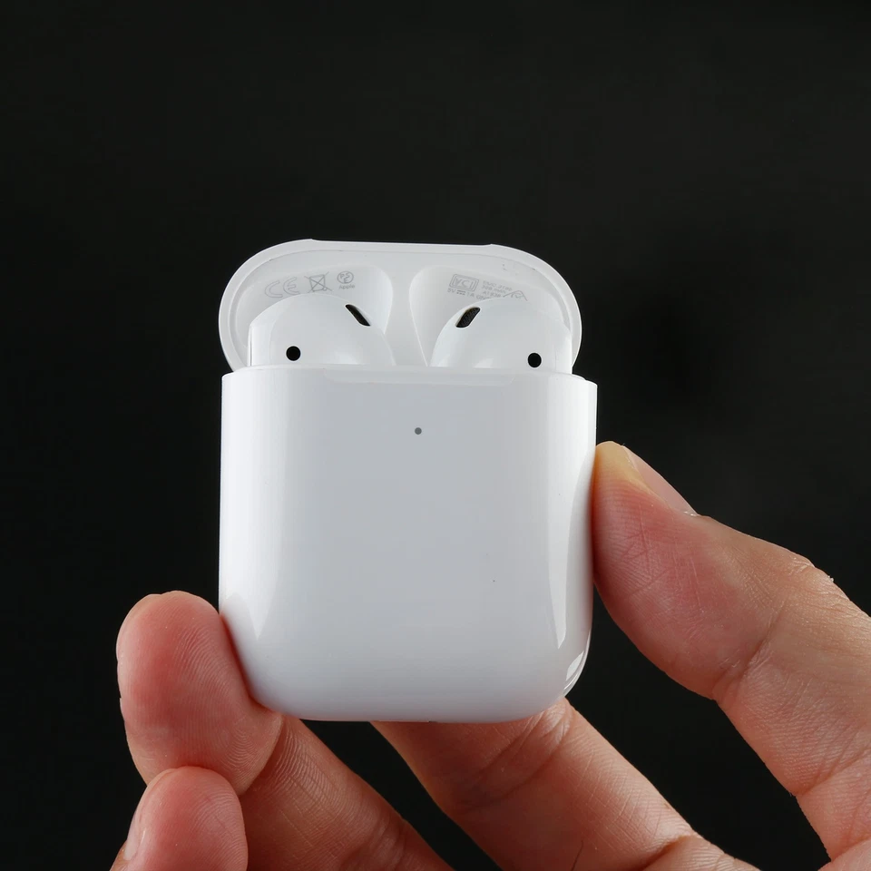 Apple AirPods 2nd Generation with Wireless Charging Case – (White) - Image 4 of 4
