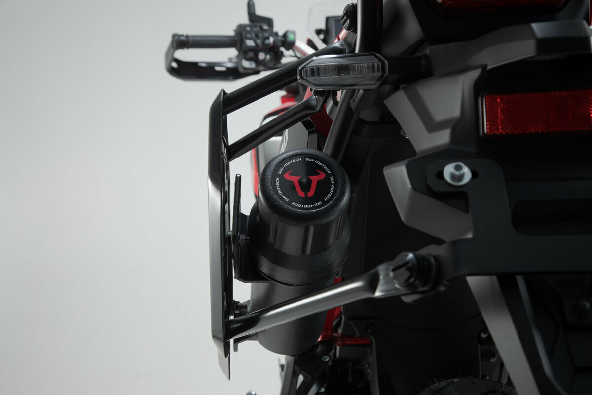 Boîte à outils pour support latéral de moto noire avec kit de fixation complet
