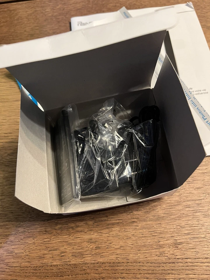 Pandigital Digital Photo Frame 8 Inch 1 GB P18056W01B #18414 - Image 4 of 4