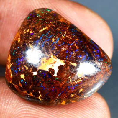 20.00 ct Five-star Fancy (20 x 17 mm) Multi Australian Koroit Boulder Opal