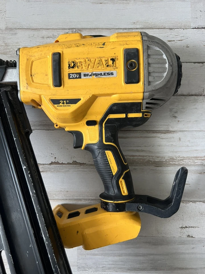 Clavadora de marcos DEWALT DCN21PL 20V inalámbrica de plástico intercalada - piezas o reparación Foto 3 de 4