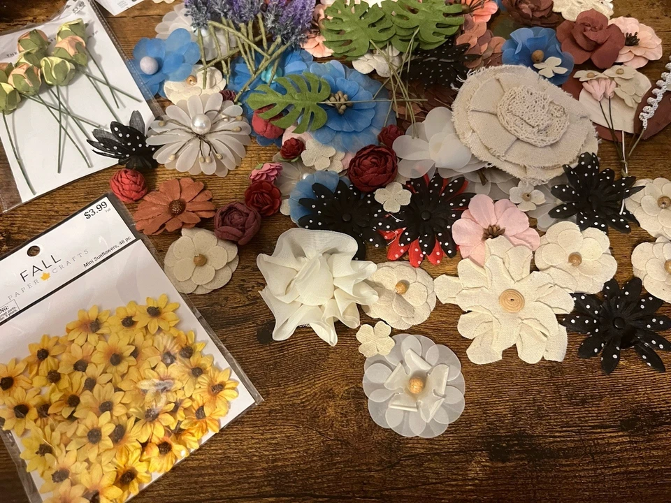 Lot Of Flower Embellishments - Image 4 of 4