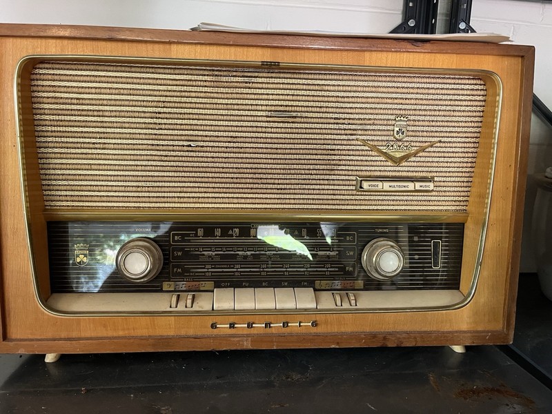 Vintage Grundig Majestic Model 2066 non working condition