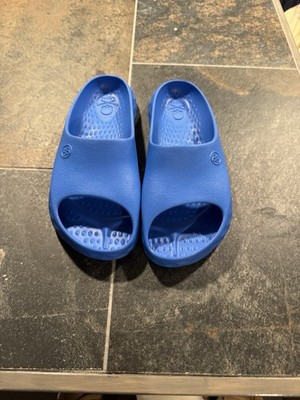 G/FORE Blue Slide Sandals Men's Size 9 Lightweight Slip-On Logo Skull Accents