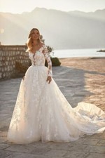 Boho Wedding Dresses V neck Long Sleeves Tulle Applique A Line Beach Bridal Gown