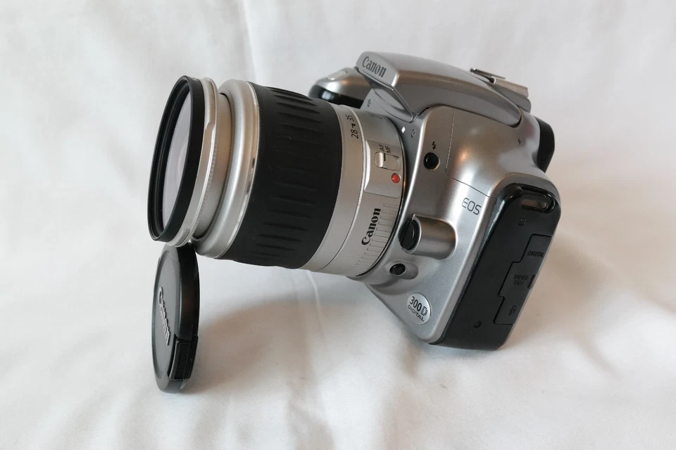 Canon EOS 300D + 28-90 LENS, photo 4 of 5