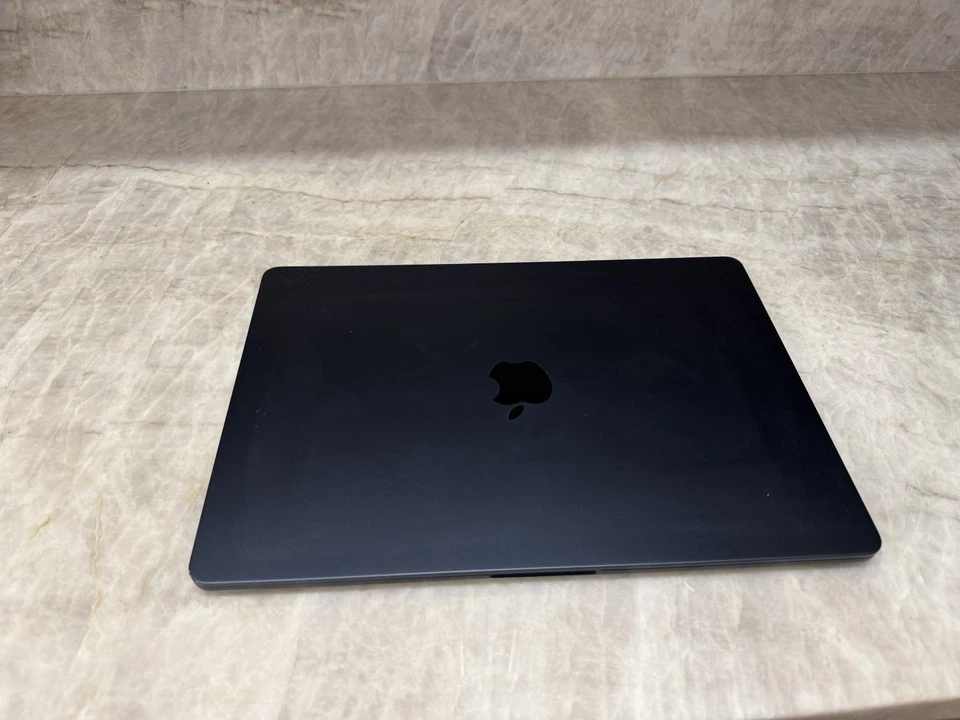 Apple MacBook Air 15" (2023, 2TB SSD, M2, 24GB RAM, AppleCare+) Laptop - Image 2 of 4