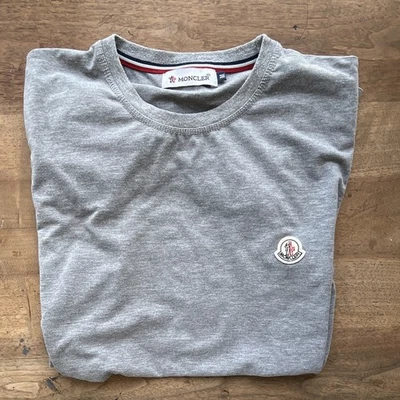 Moncler T-shirt homme gris uni col rond manches courtes logo taille M regular - Photo 1/2