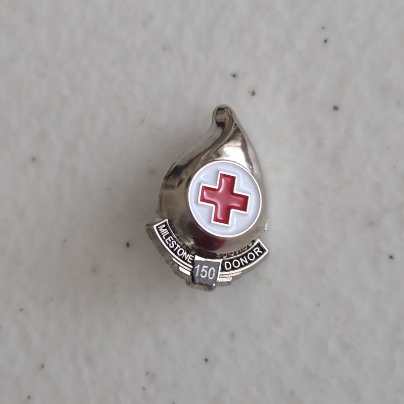 American Red Cross 150 Gallon Milestone Donor Award Silver Tone Blood Drop Pin