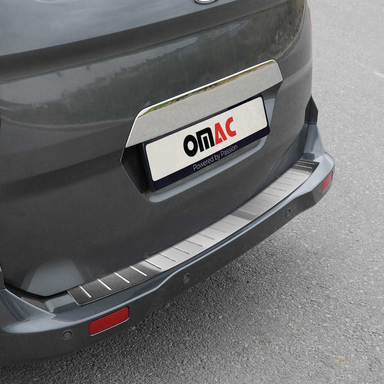 Seuil de coffre Clio IV Break inox contre rayures de chargement