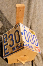 Birdhouse with VINTAGE WISCONSIN TRUCK License 1987 Plate Roof - NEW