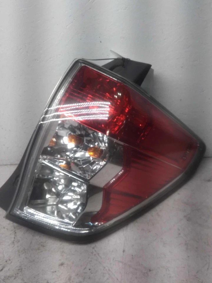 Used Right Tail Light Assembly fits: 2011 Subaru Forester Right Grade A - Imagem 3 de 4