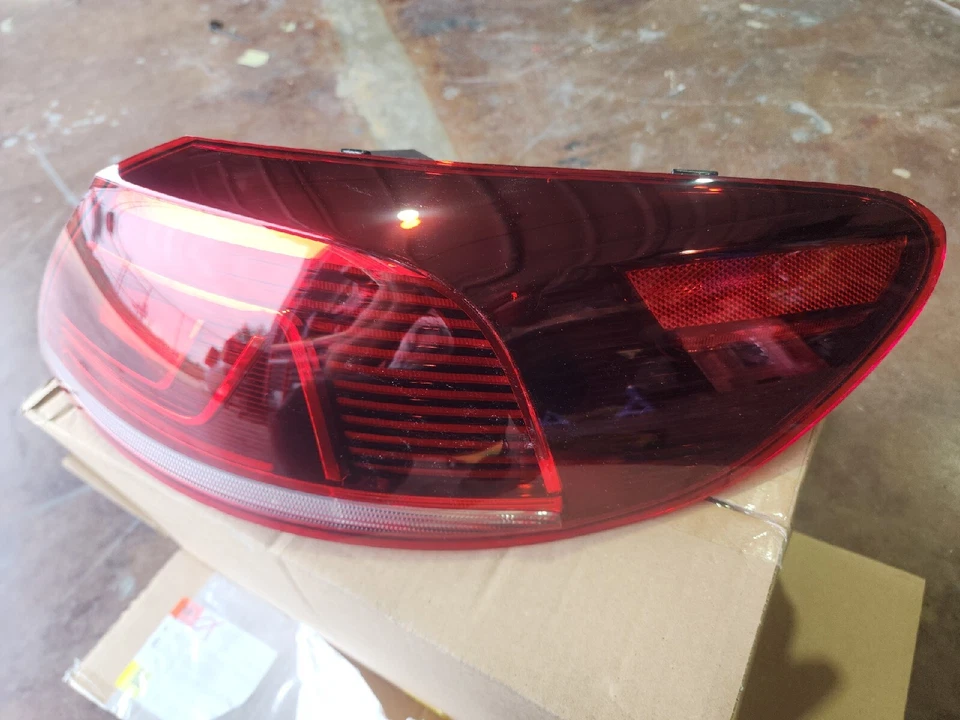 Задний правый светодиодный задний фонарь 2013–2017 VOLKSWAGEN CC от оригинального производителя - Изображение 3 из 4