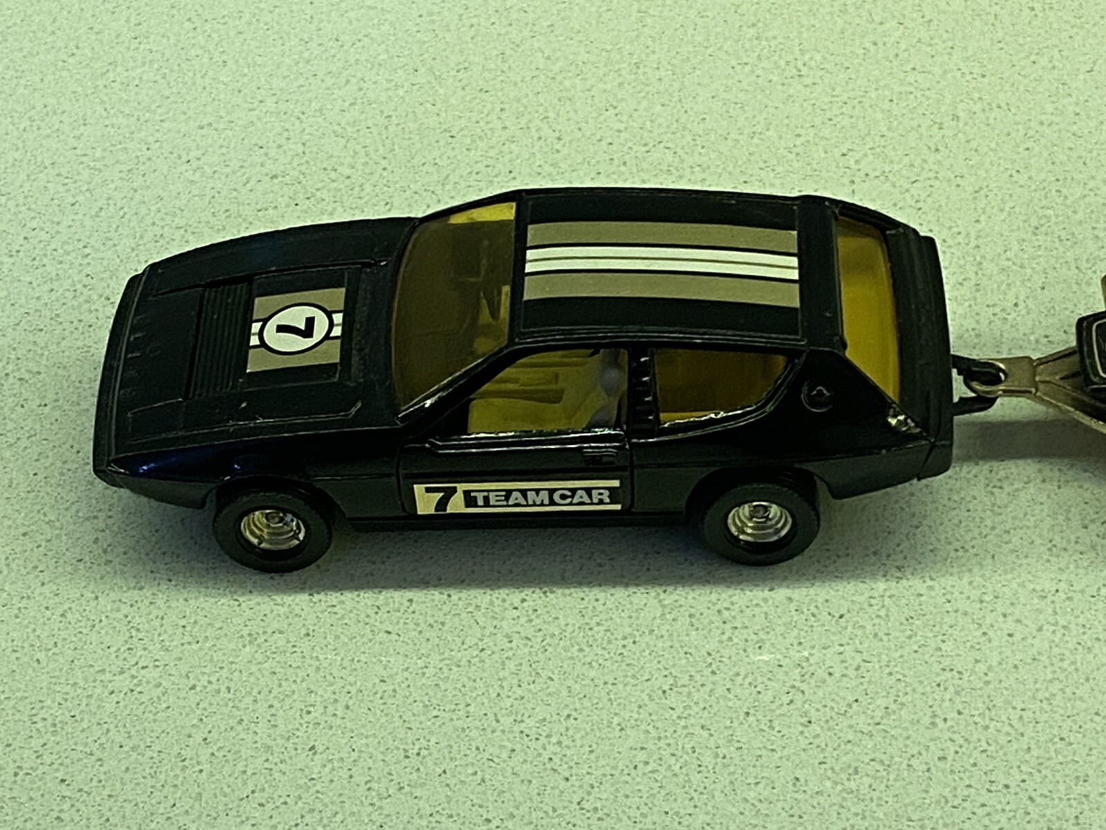 Picture 3 of 4