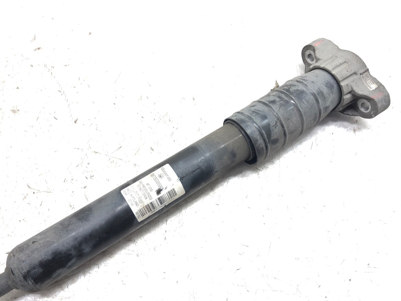2014-2020 MASERATI GHIBLI RWD RIGHT PASSENGER REAR SHOCK ABSORBER STRUT OEM.