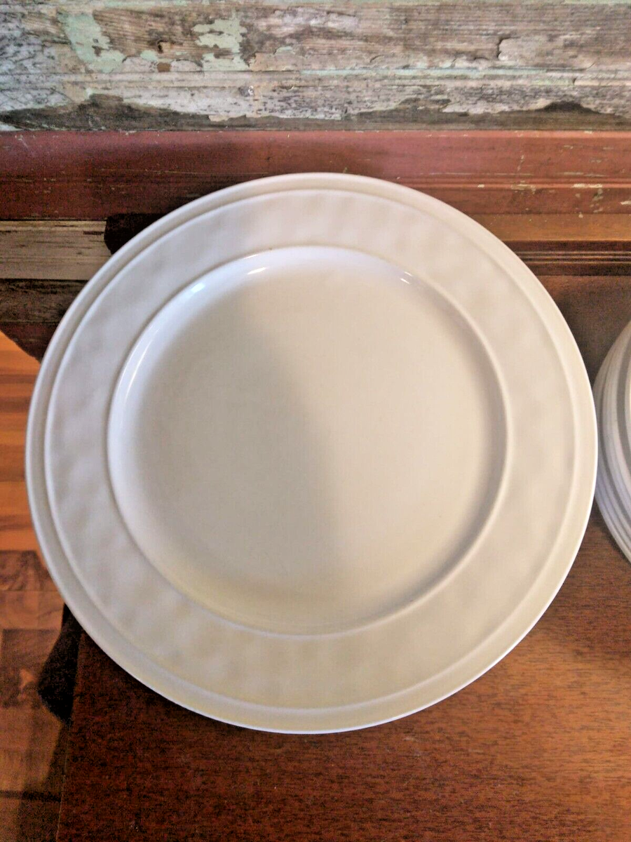 JC Penney Home Off White 24 pc Dinnerware Set Dinner Plates