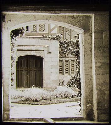 Glas magische Laterne Folie BADDESLEY CLINTON HERRENHAUS TÜR UM 1910 FOTO 