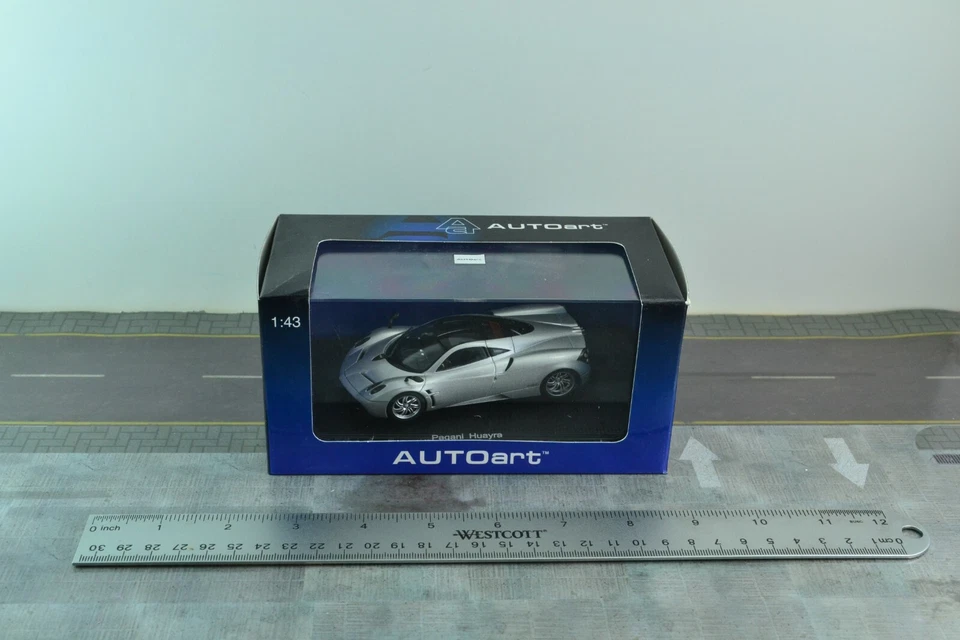 AUTOART 58206 Pagani Huayra Super Car Silver Diecast escala 1/43 Foto 3 de 3