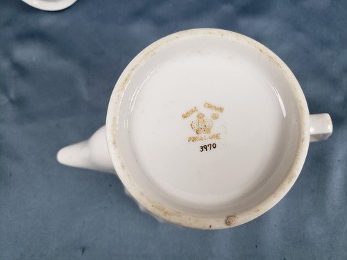 Royal Crown Teapot 3970 Fine China White Teal Flowers Gold Trim - Picture 7 of 7