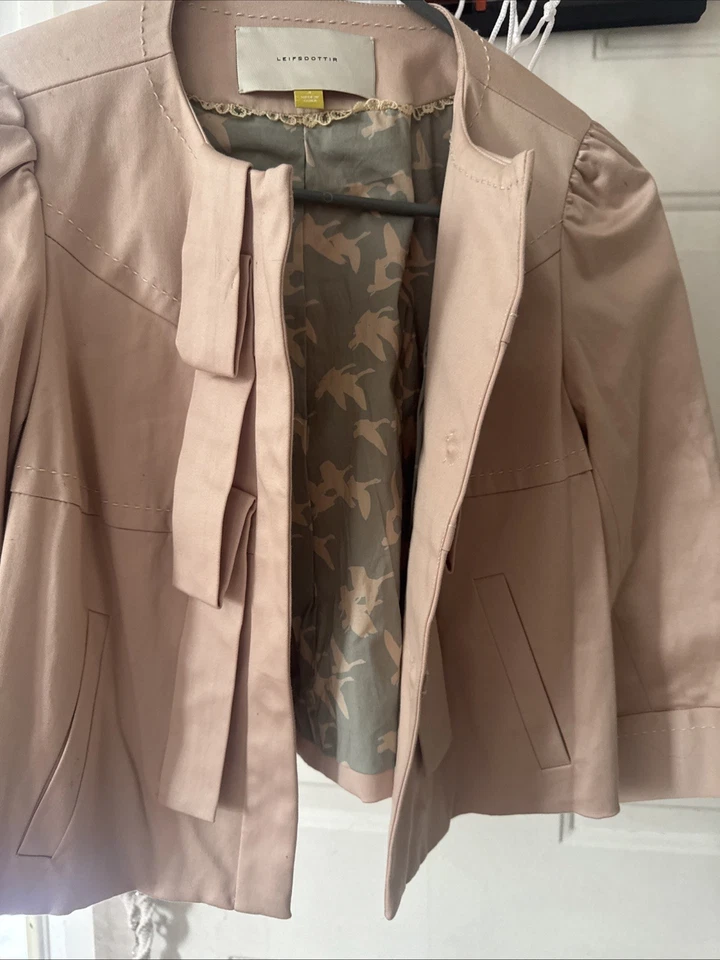 Chaqueta corta Leifsdottir color rosa con lazo frontal para mujer talla 4 Anthropologie Foto 3 de 4