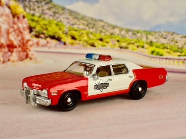 Dukes of Hazzard Finchburg County SHERIFF 1974 Dodge 7.2L V8 Monaco 1/64 Sl LE Q